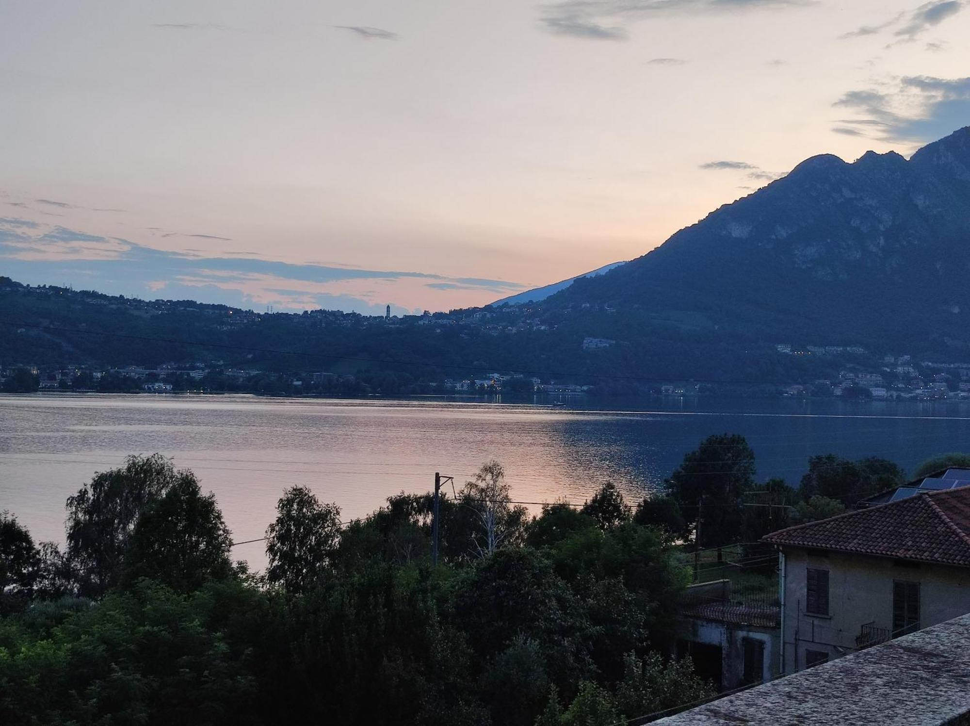 Terrazzo Sul Lago Lecco Bagian luar foto